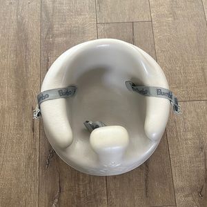 Bumble Floor Seat - Helps babies to sit upright
3 - 12m